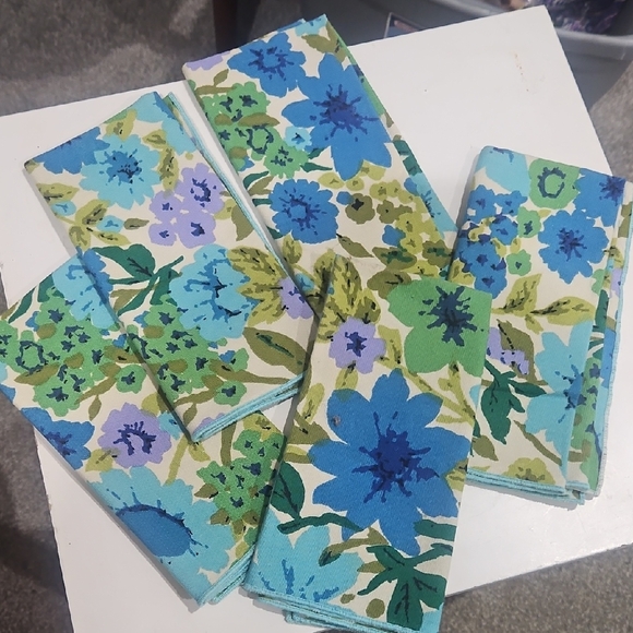 Other - Mid Century Modern Vintage Floral Patterned Napkin Set